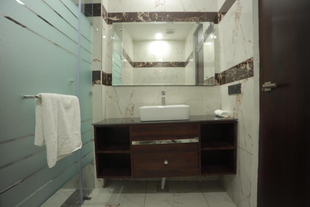 Ovel Hotel 卢迪亚纳 外观 照片